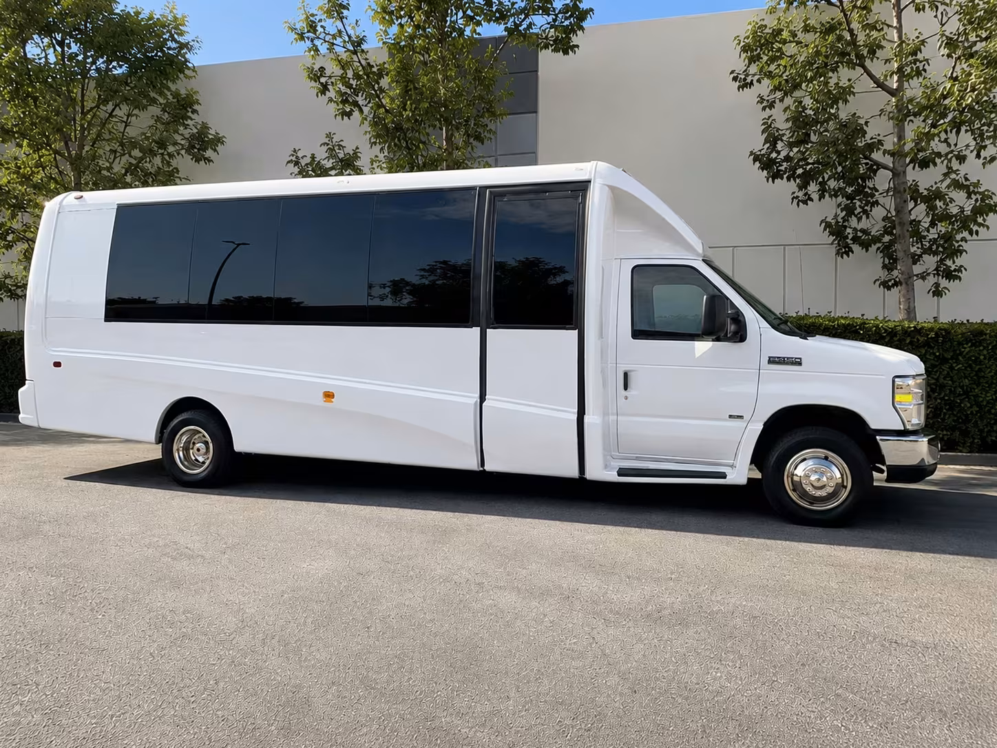 15 passenger minibus