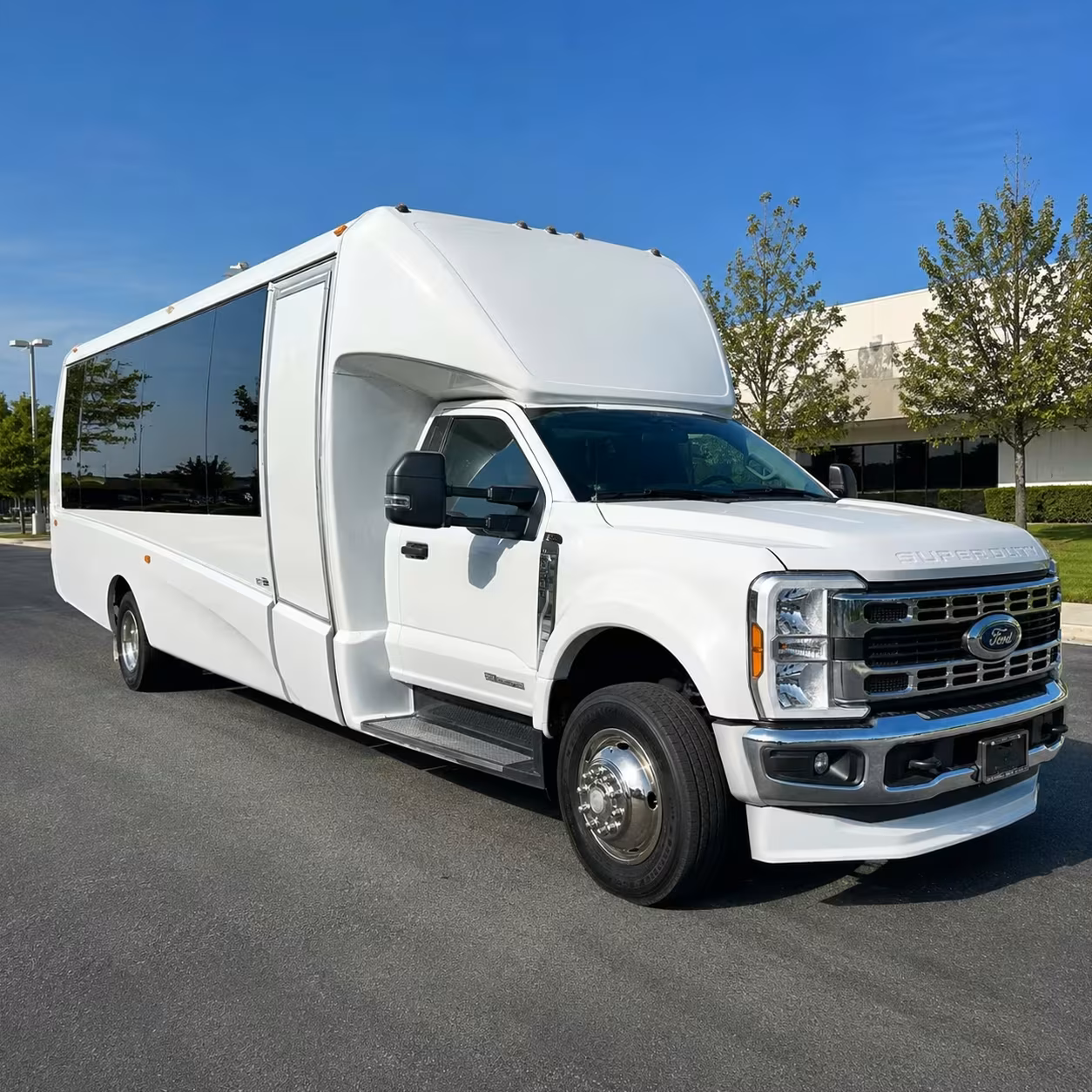 camarillo minibus rentals for burbank and oxnard airports