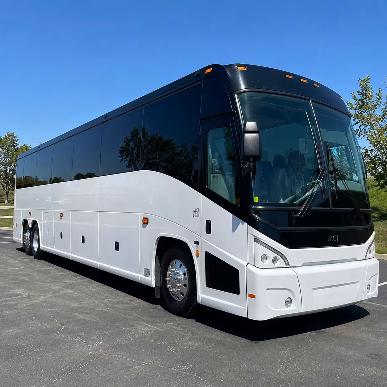 daily commuter shuttles along the 101 corridor for camarillo employers