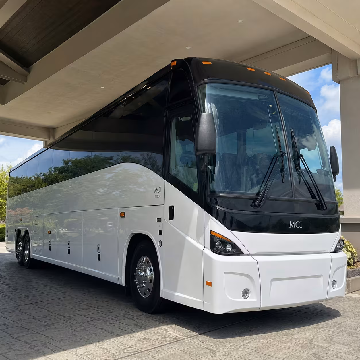employee shuttle buses for camarillo tech and life sciences campuses